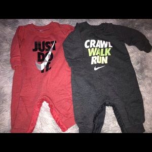 2 baby bodysuits